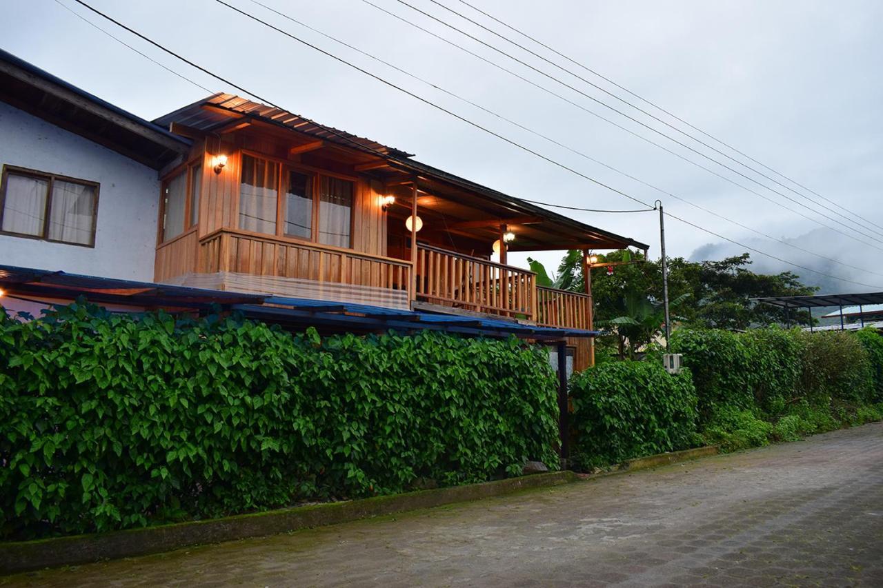 Hostal Los Farolitos Mindo Ngoại thất bức ảnh
